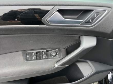 Volkswagen - Touran