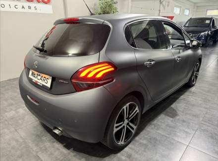 Peugeot - 208