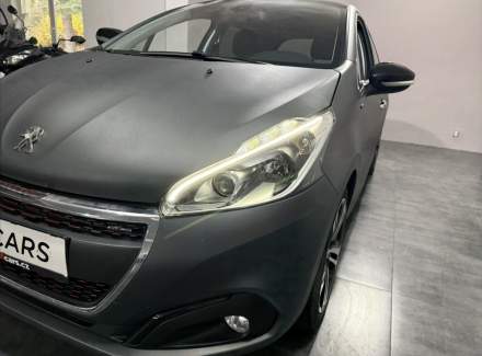 Peugeot - 208