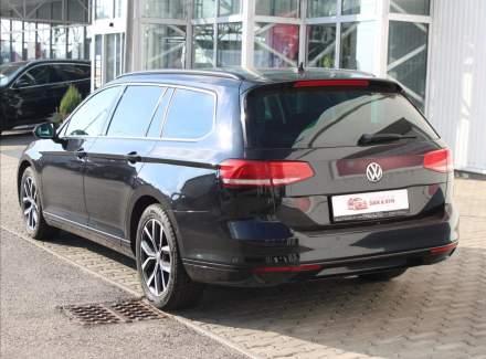 Volkswagen - Passat
