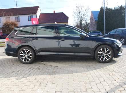 Volkswagen - Passat