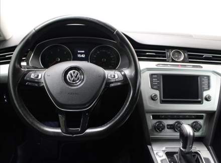 Volkswagen - Passat