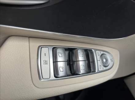 Mercedes-Benz - V-class