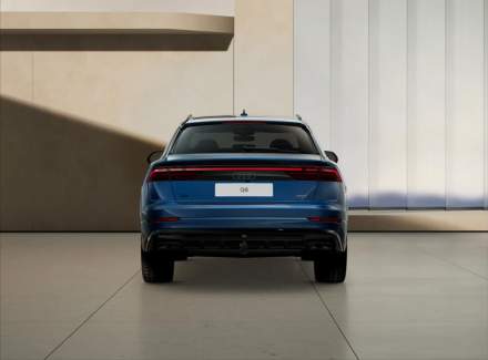 Audi - Q8