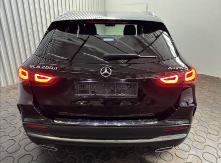Mercedes-Benz - GLA
