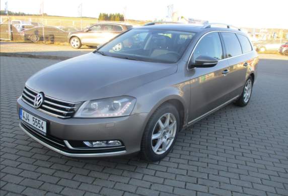 Volkswagen - Passat