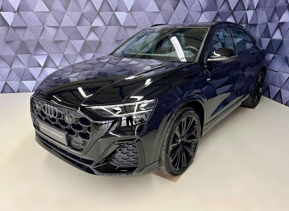 Audi - Q8