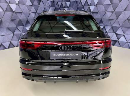 Audi - Q8