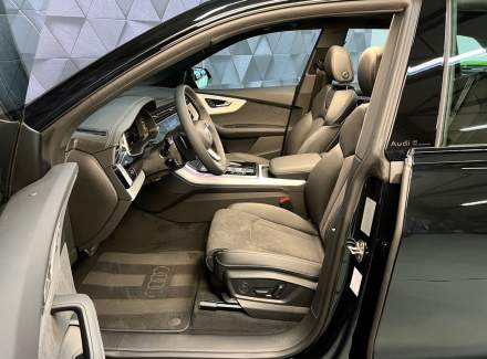 Audi - Q8