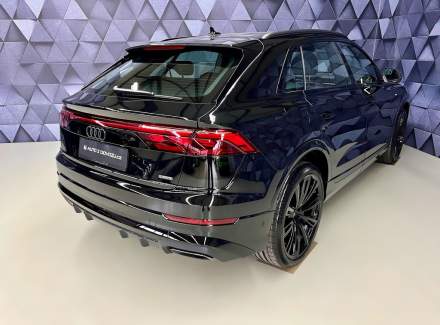 Audi - Q8