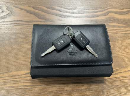 Mitsubishi - Outlander