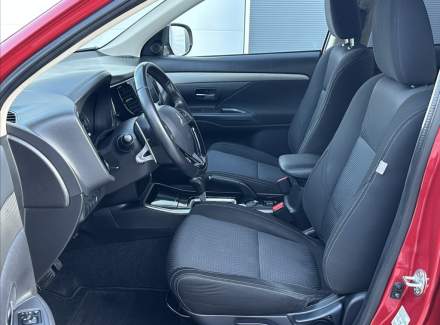 Mitsubishi - Outlander