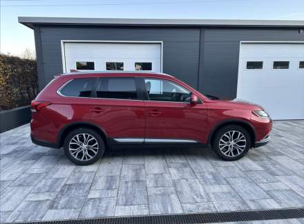 Mitsubishi - Outlander