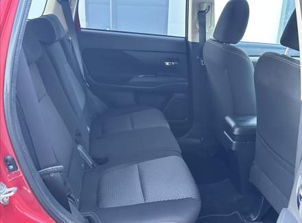 Mitsubishi - Outlander