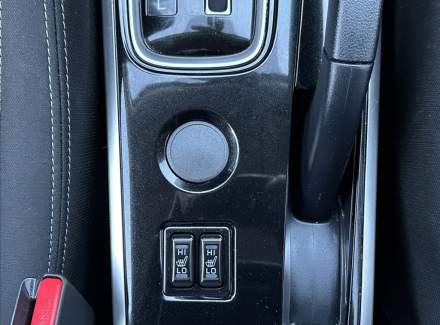 Mitsubishi - Outlander