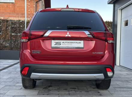 Mitsubishi - Outlander