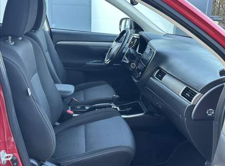 Mitsubishi - Outlander