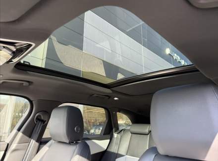 Land Rover - Range Rover Velar