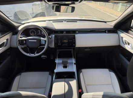 Land Rover - Range Rover Velar