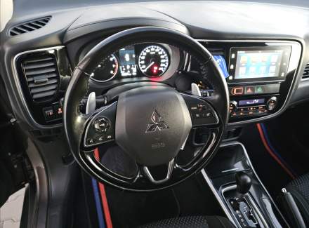 Mitsubishi - Outlander