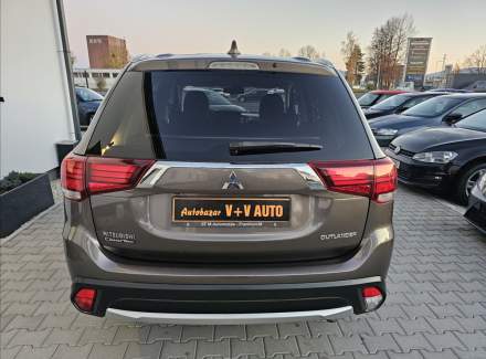 Mitsubishi - Outlander