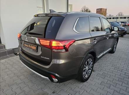 Mitsubishi - Outlander