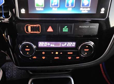 Mitsubishi - Outlander