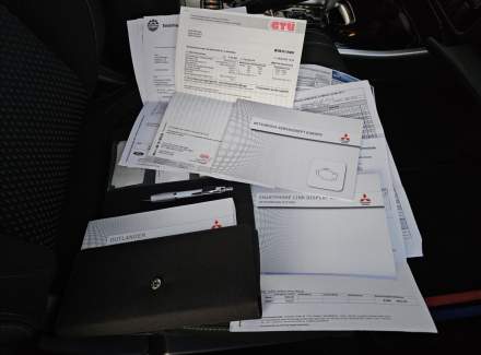 Mitsubishi - Outlander