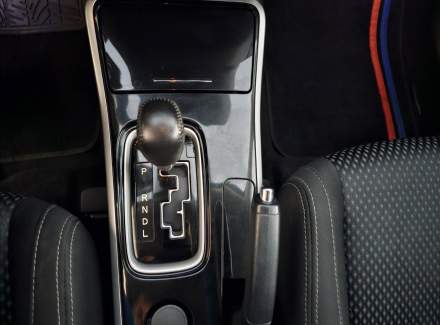 Mitsubishi - Outlander