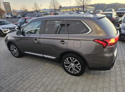 Mitsubishi - Outlander