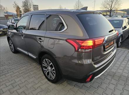 Mitsubishi - Outlander