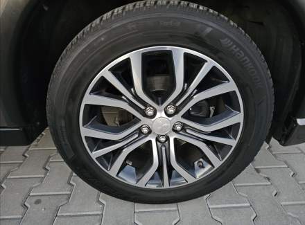 Mitsubishi - Outlander