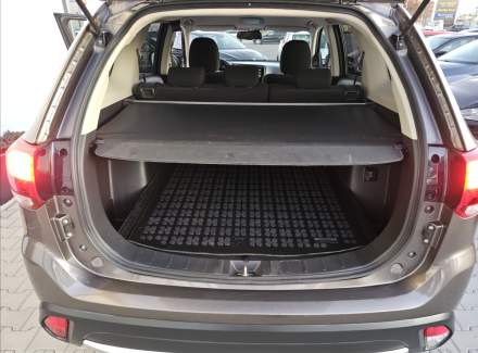 Mitsubishi - Outlander