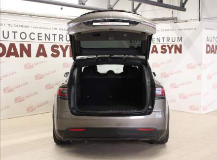 Tesla - Model X