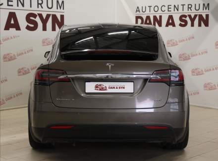 Tesla - Model X