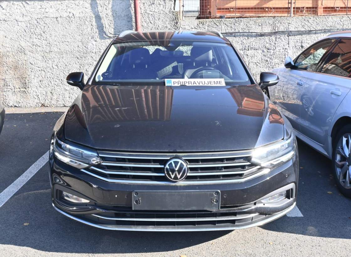 Volkswagen - Passat