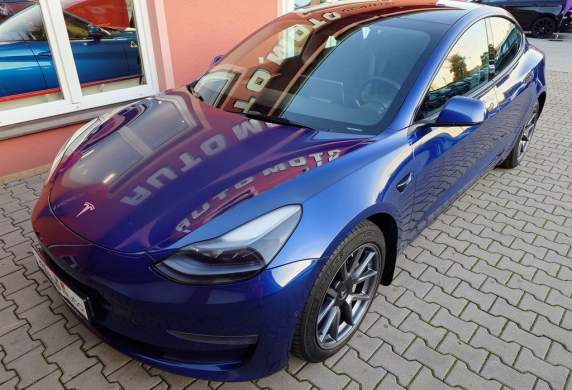 Tesla - Model 3