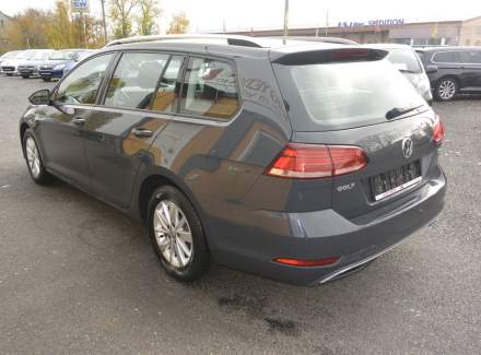 Volkswagen - Golf