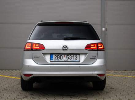 Volkswagen - Golf