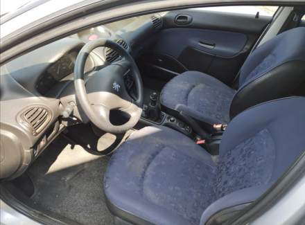 Peugeot - 206