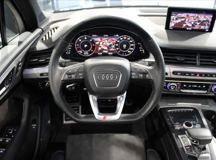 Audi - Q7