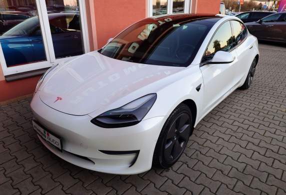 Tesla - Model 3