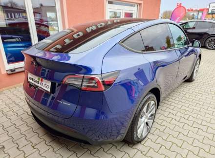 Tesla - Model Y