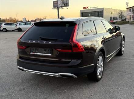 Volvo - V90