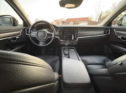 Volvo - V90