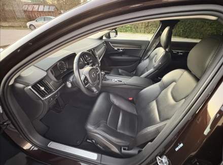 Volvo - V90