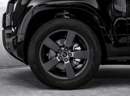 Land Rover - Defender