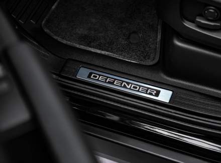 Land Rover - Defender