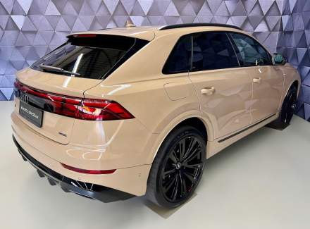 Audi - Q8