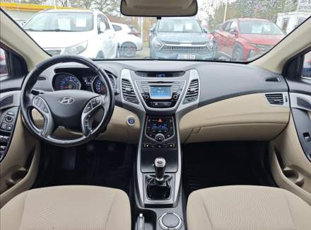 Hyundai - Elantra
